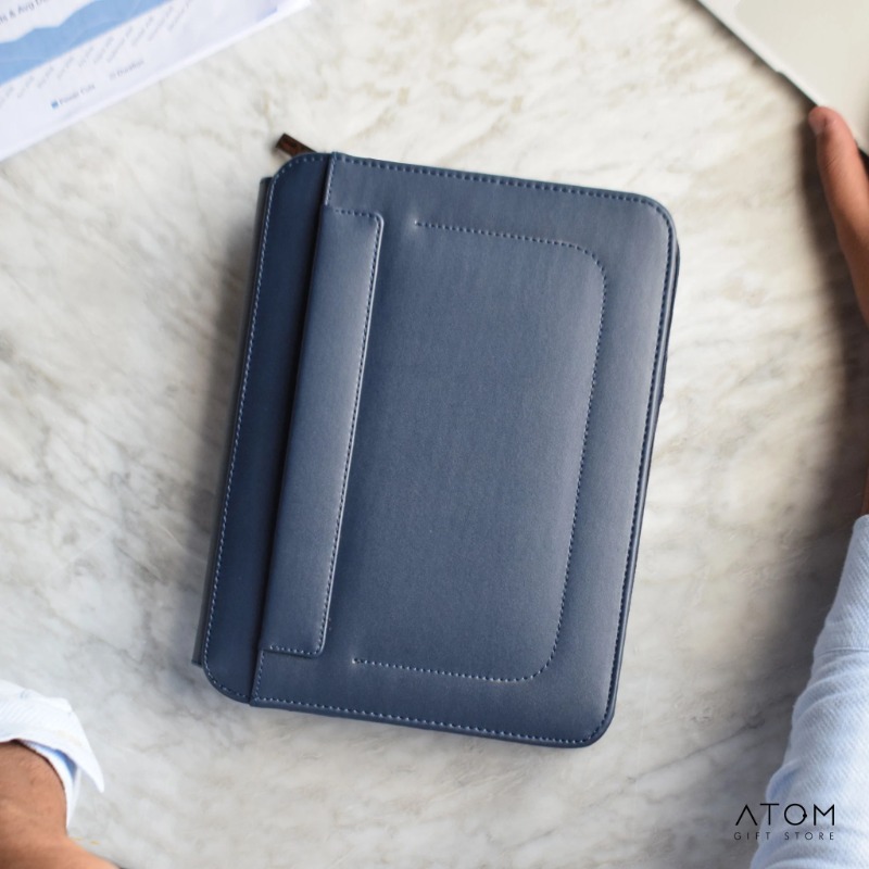 Navy organizer